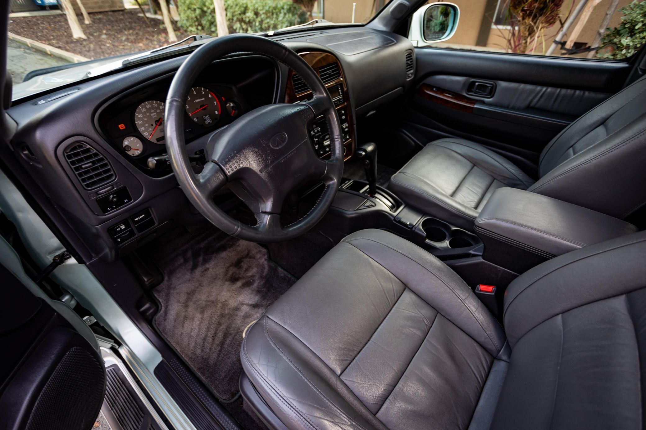 千禧年土豪坐骑 1999年款英菲尼迪qx4 4×4