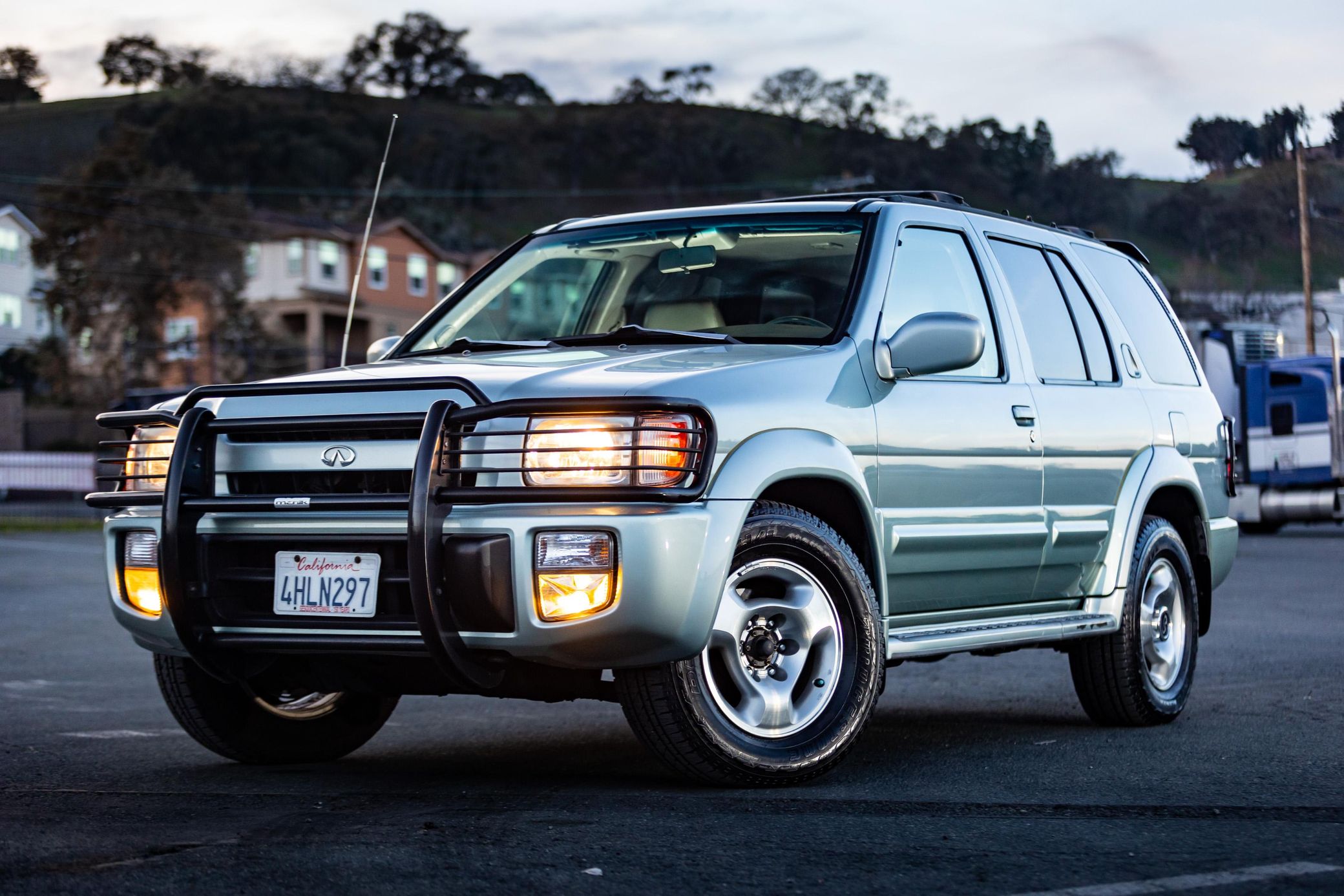 千禧年土豪坐骑 1999年款英菲尼迪qx4 4×4