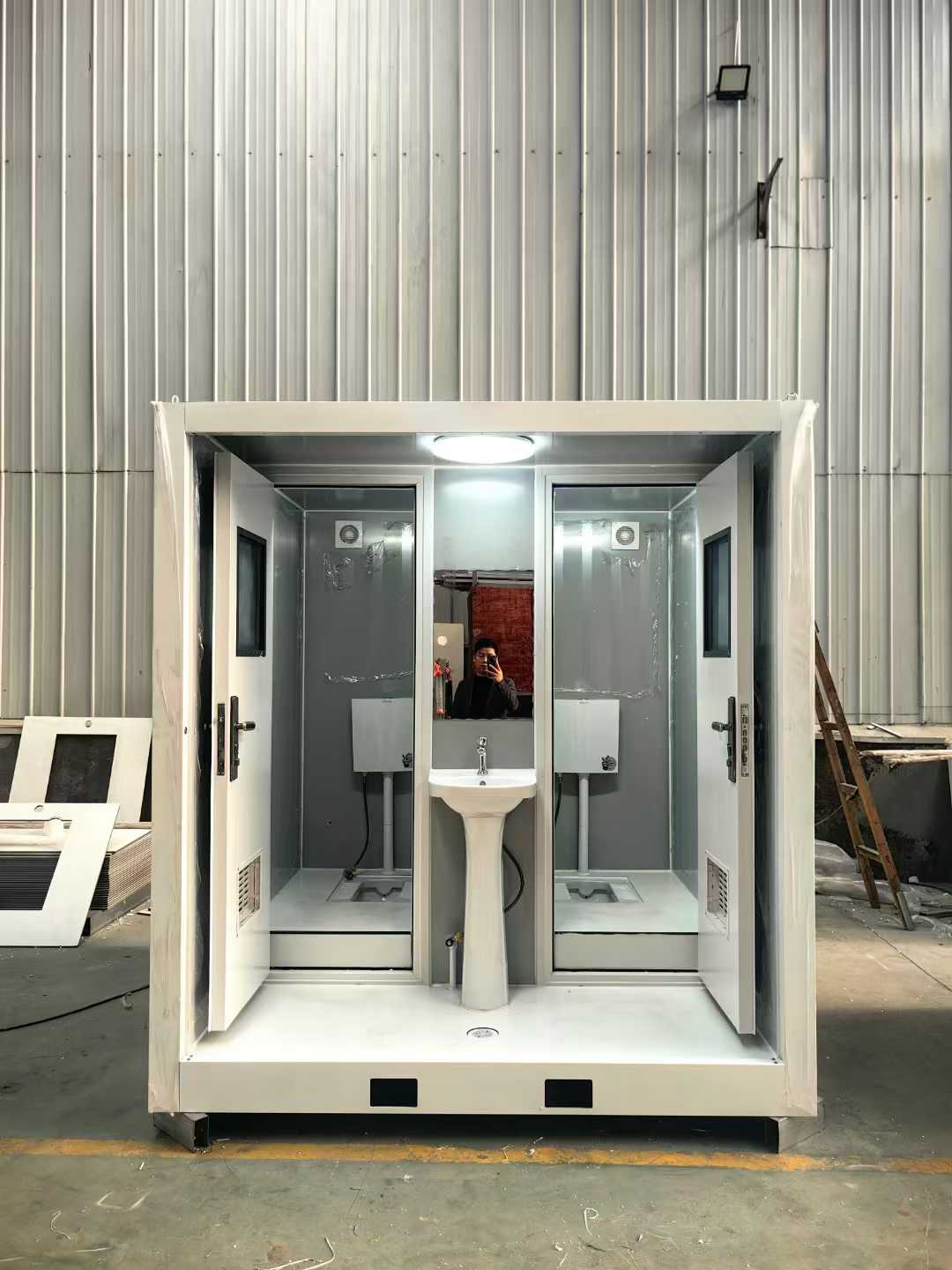 集装箱移动厕所 多坑位移动洗手间 网红集装箱移动卫生间租赁