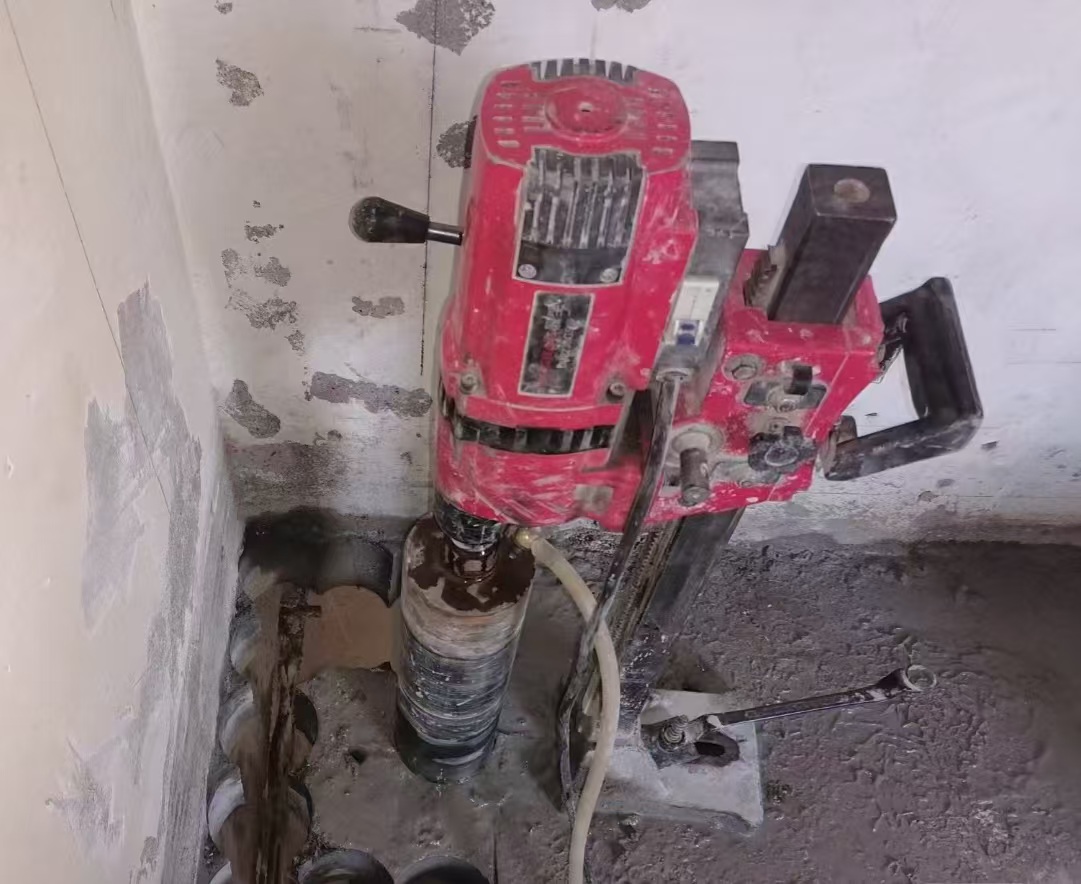 深圳市福田区各类专业工程墙体空调钻孔打孔师傅,龙岗混凝土切割