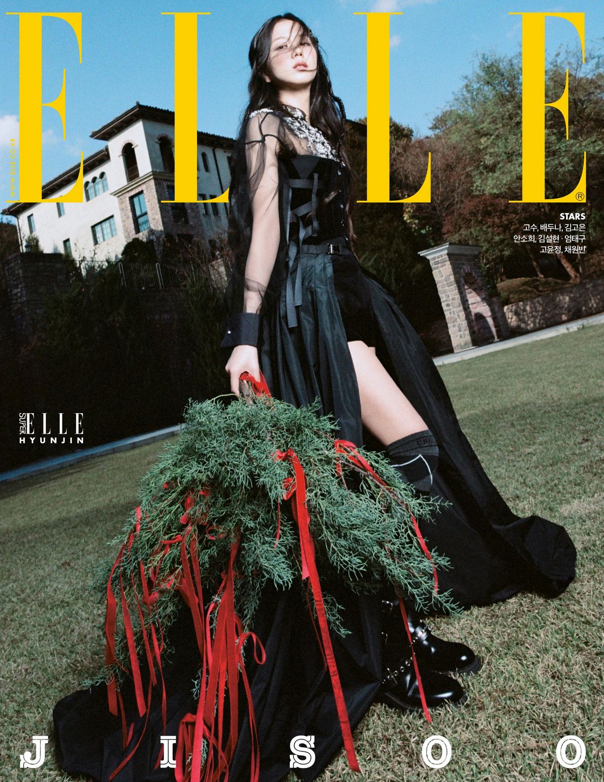 Jisoo金智秀登上《ELLE Korea》12月封面，采访回顾2024年事业及来年