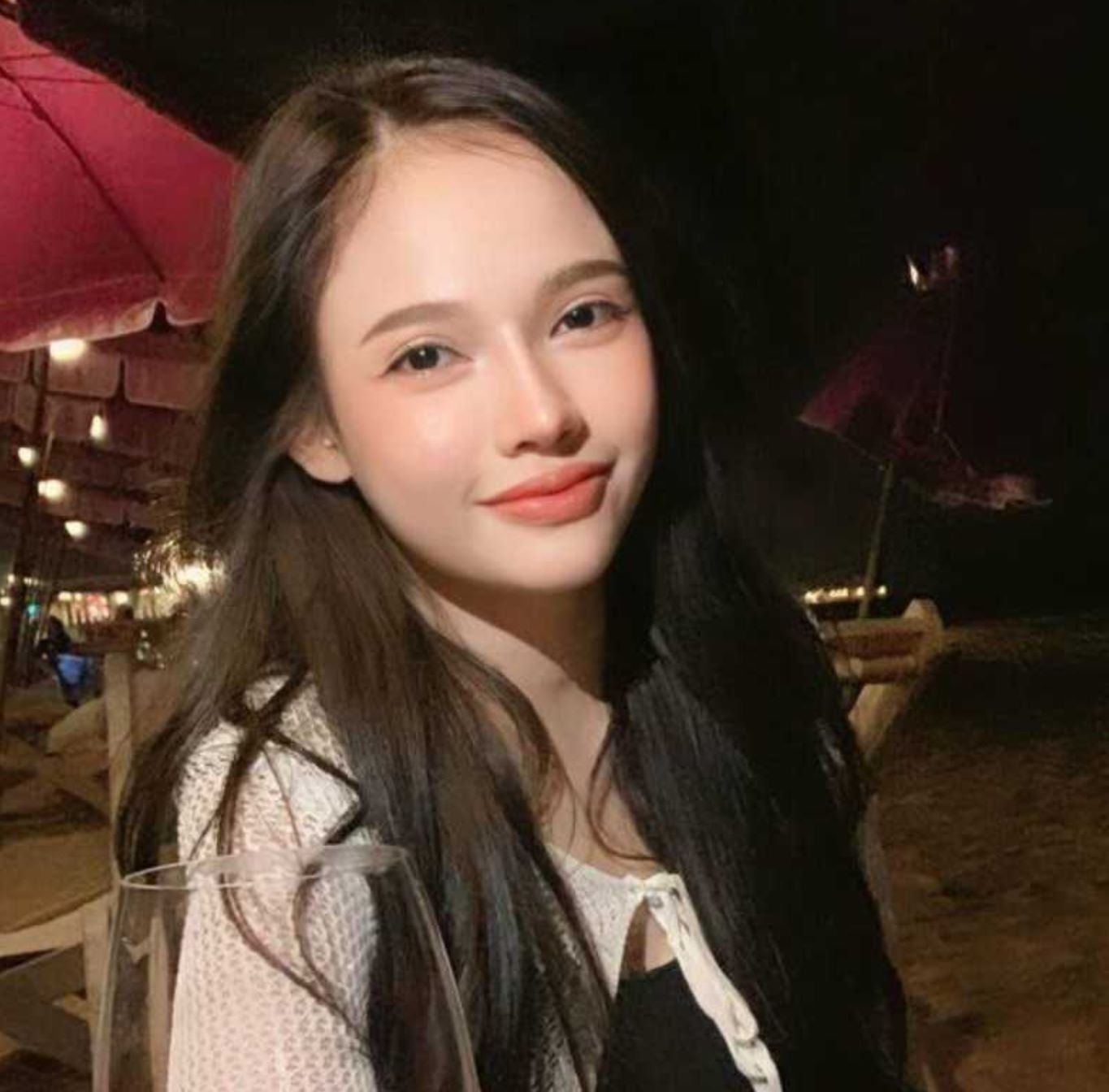 泰国网红Jeenzen室外视频什么梗，顶级Onlyfans高颜值博主