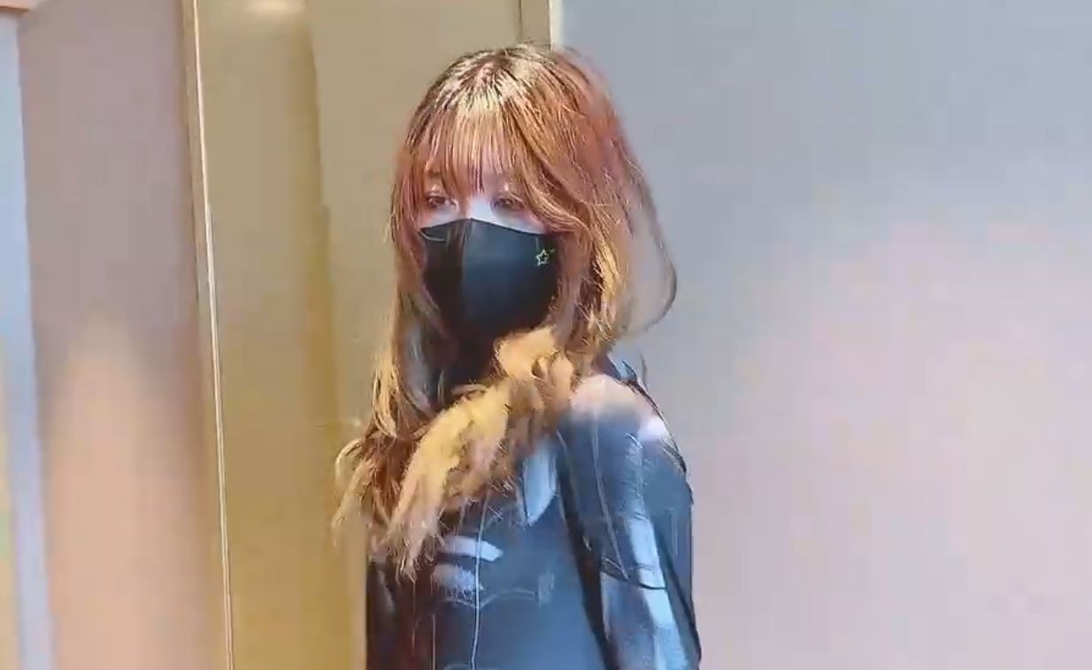 网红小阿俏COS女蜘蛛侠视频什么梗，小阿俏穿黑衣蜘蛛女侠服