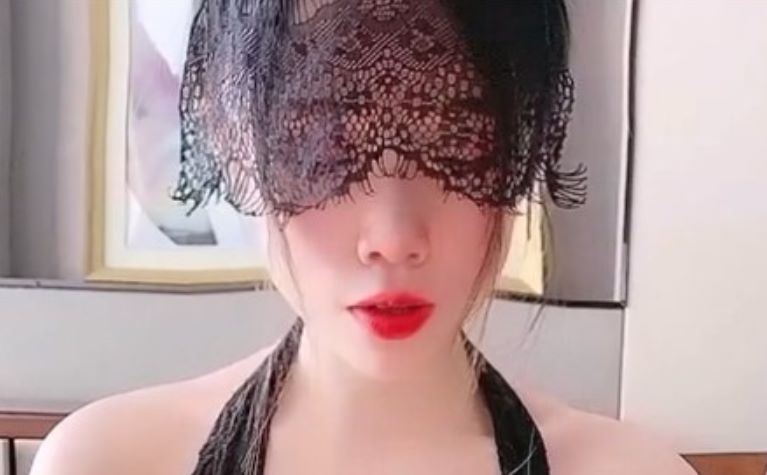 网红小猫生物女教师和学生的私房授课Vlog视频什么梗，给差生补习