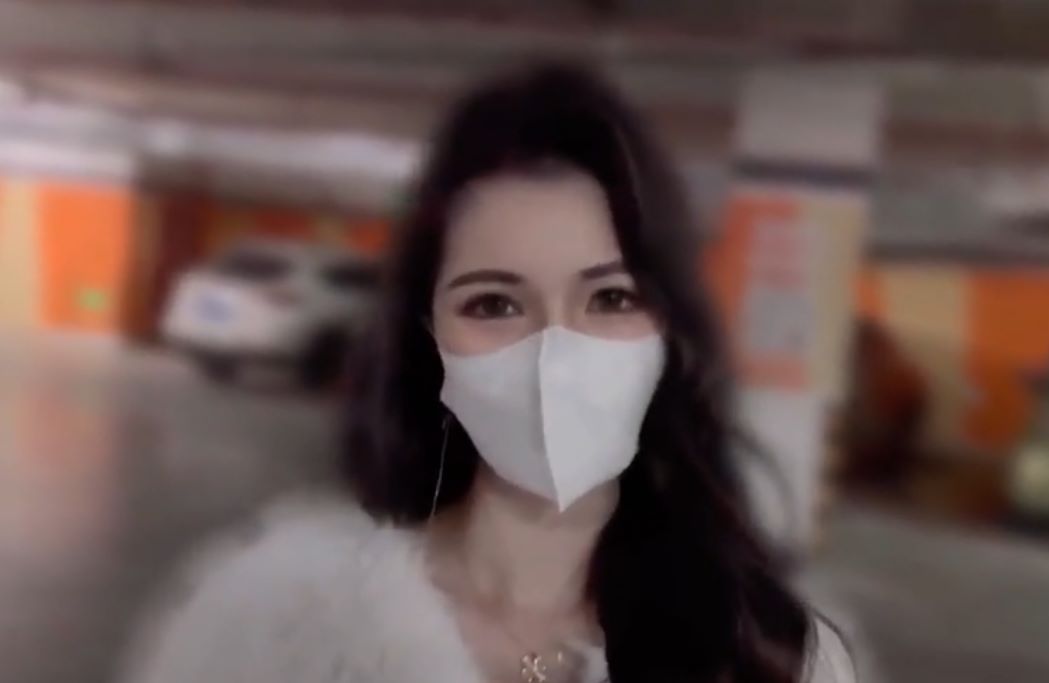 狐不妖春节返乡遇穷屌丝变富少视频什么梗，发现多金开始倒追
