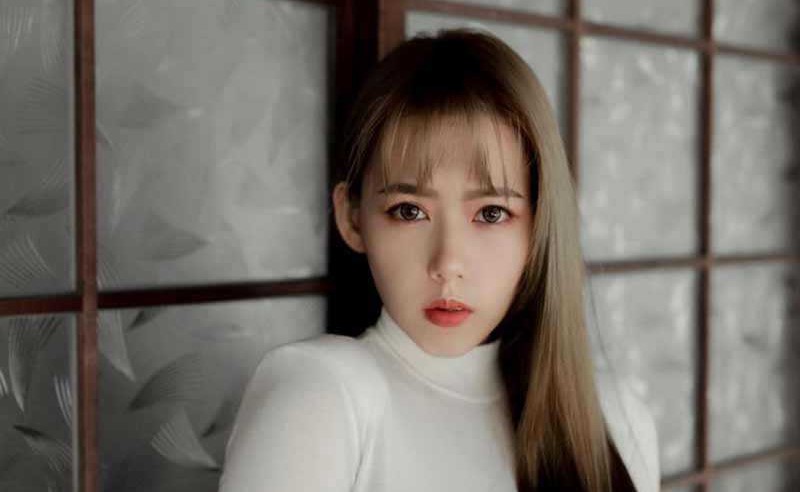 Nina倪娜崩坏的英文老师视频什么梗，FansOne网红博主Nina