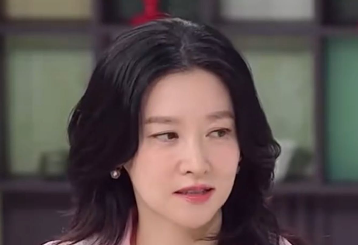 李英爱自曝曾被脱口秀节目解雇，无法像演戏那样让她全心投入