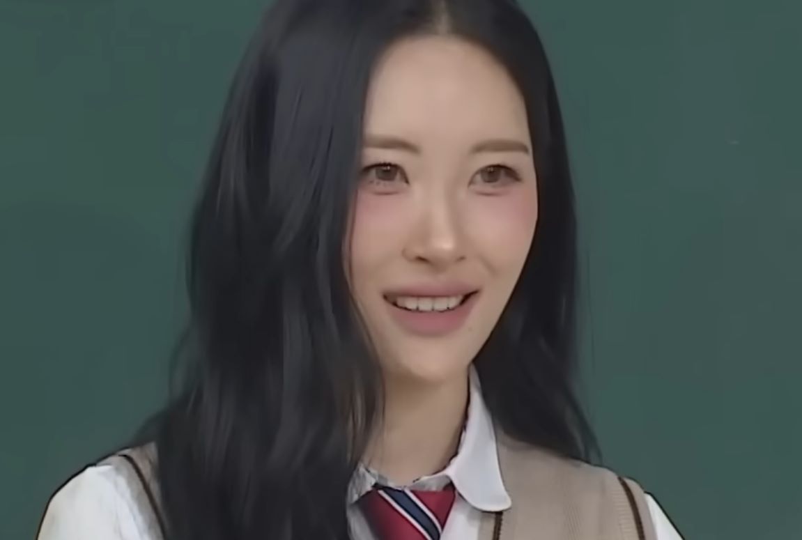 李宣美透露曾很抗拒表演《Tell me》，很难接受当时的发型和歌曲风格