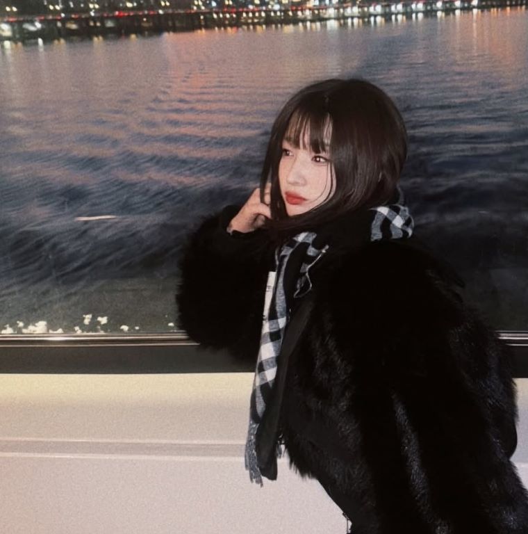 LABOUM金律喜分享自己的近况,读粉丝私信流泪的情况多到数不清