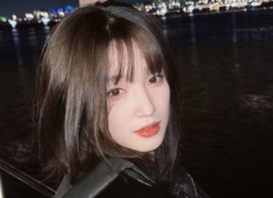 LABOUM金律喜分享自己的近况,读粉丝私信流泪的情况多到数不清