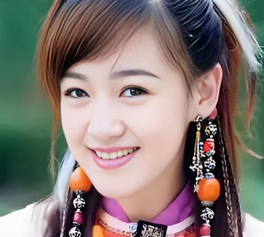 薛佳凝回应自己出家的传闻，只是带发修行并未正式出家