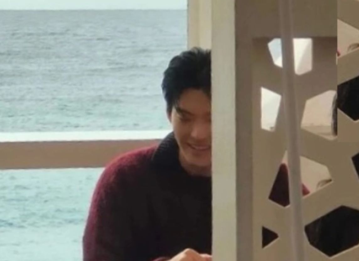 申敏儿和金宇彬被目击在西班牙一家韩国餐厅,神情轻松自在