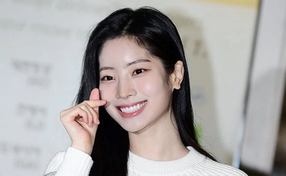 TWICE成员金多贤因脚踝骨折暂停活动，缺席北美巡演