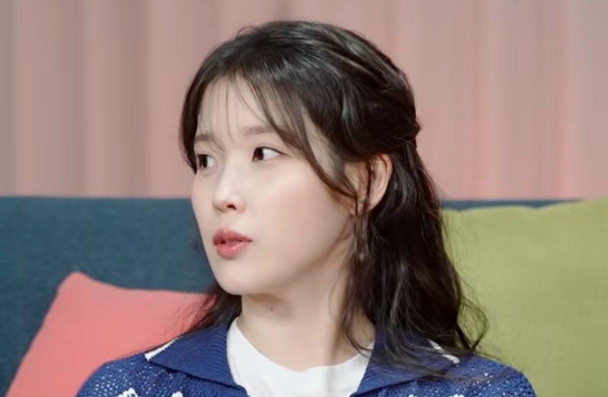 IU曾自费购票看TWICE演唱会,观看对自己也是极好的学习机会