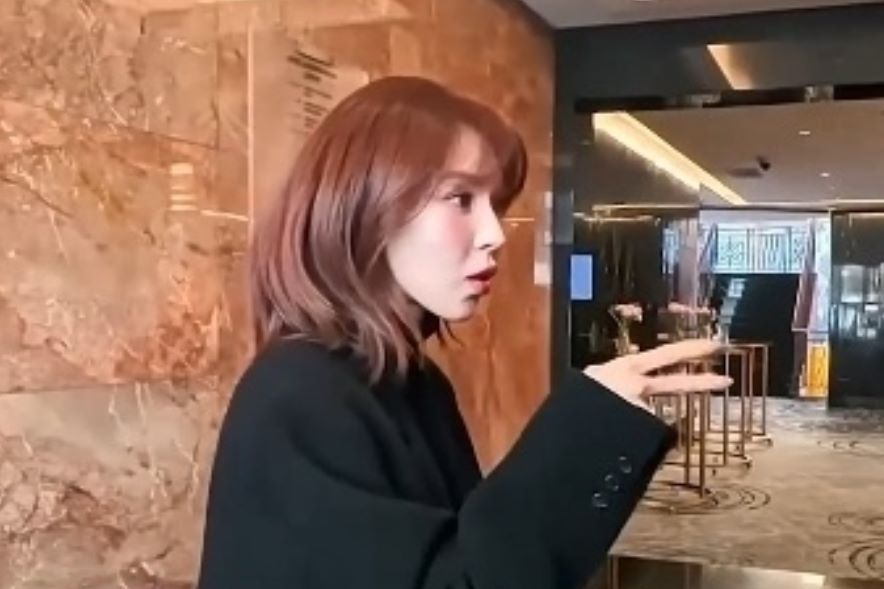 Red Velvet Wendy惊喜现身粉丝婚礼的幕后详情，自己也差点哭了