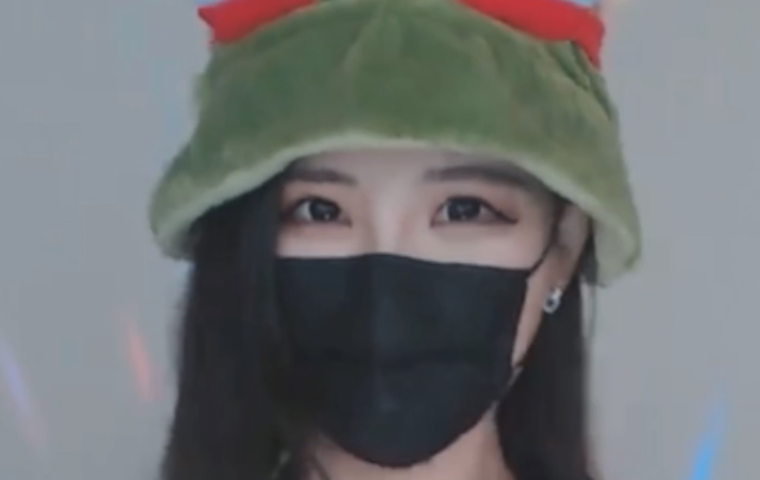 韩国戴提莫帽子黑口罩跳舞的视频女主播是谁,直播提莫队长之歌舞蹈