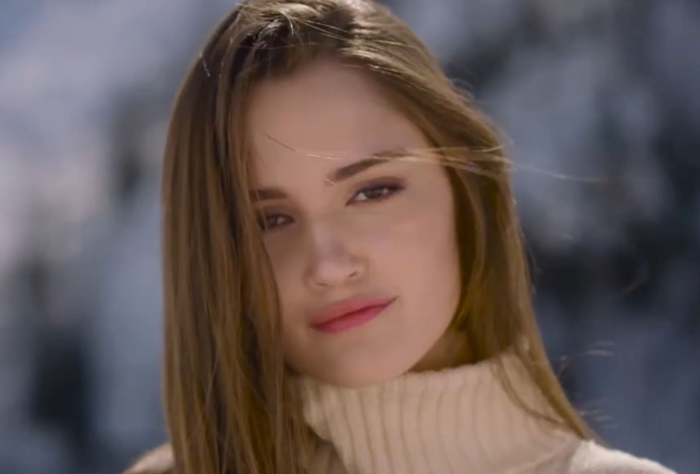 Sonya Blaze雪山巅峰之战电影剧情介绍，索尼娅布雷泽去度假滑雪