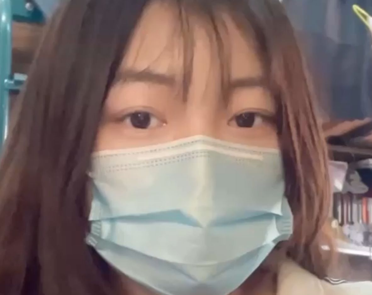 小d姐姐在学校图书馆里视频剧情梗概,女物理老师Delight778