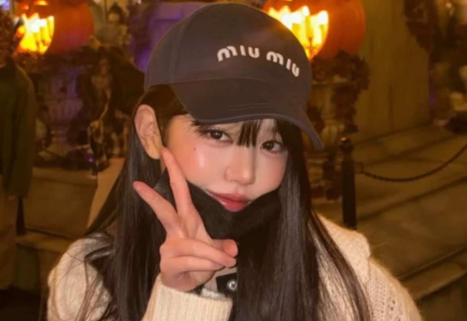 张元英打趣称迪士尼城堡是自己家,舞台之外的轻松模样