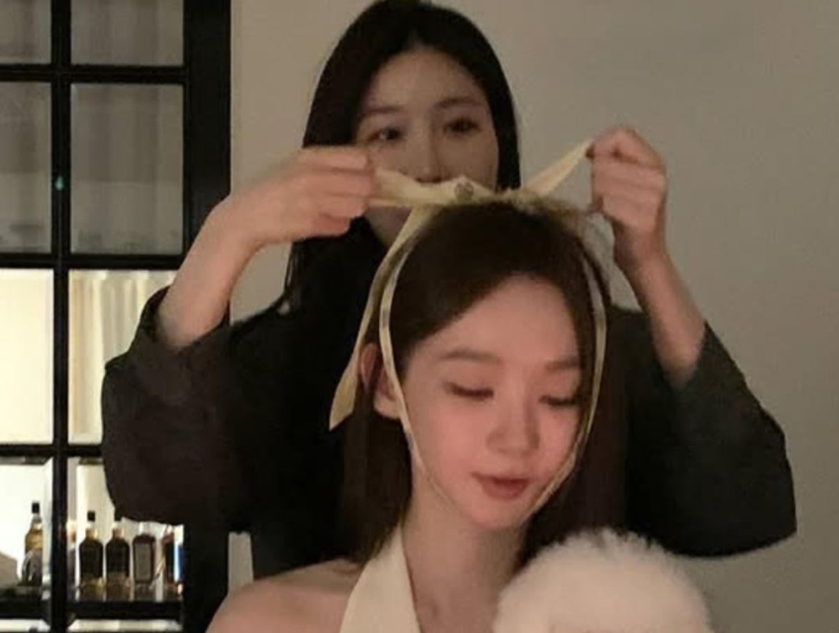 Davichi姜敏京晒生日照,和搭档李海莉一起度过了暖心的生日