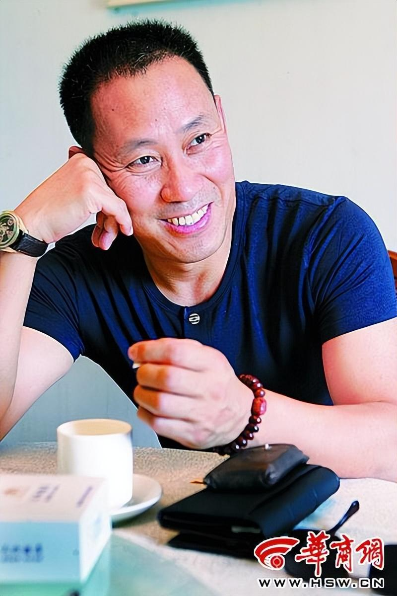 戏红人不红的西安演员吴京安,观众心目中最帅排长,因拍戏险丧命