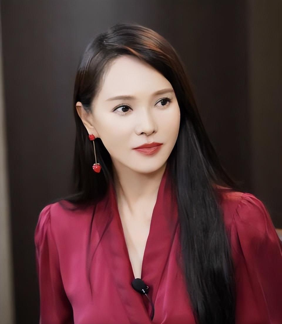 显年轻有多占便宜?这些艺人明明是同龄人,看着却像两个时代的人