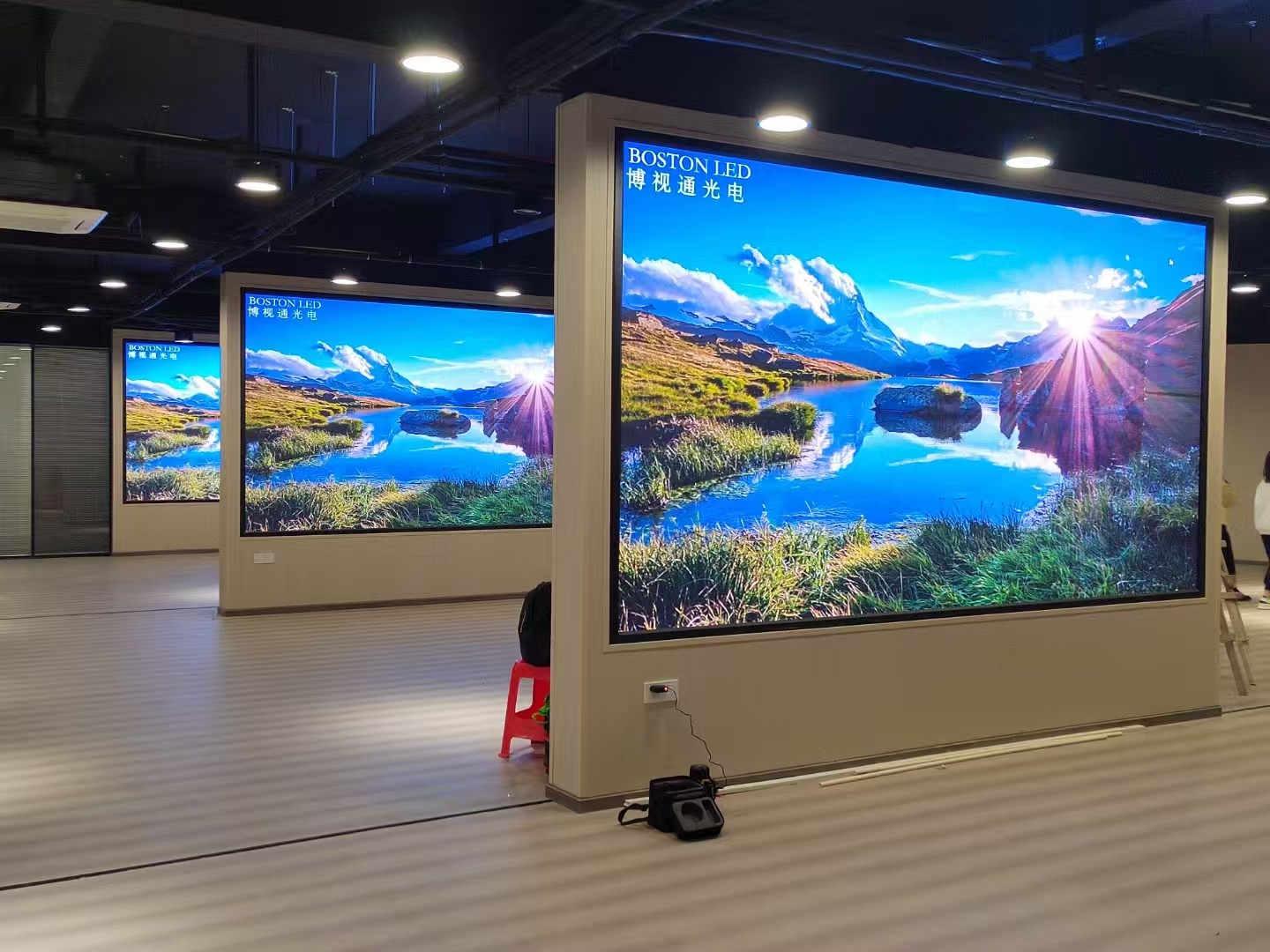 室内led 显示屏p2.5和p3,p4分别多少钱一平方