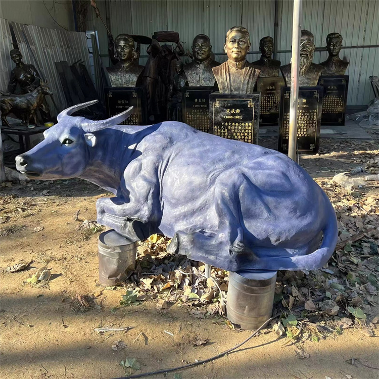 广东玻璃钢牛动物雕塑设计与制作 baijiahao.baidu.com