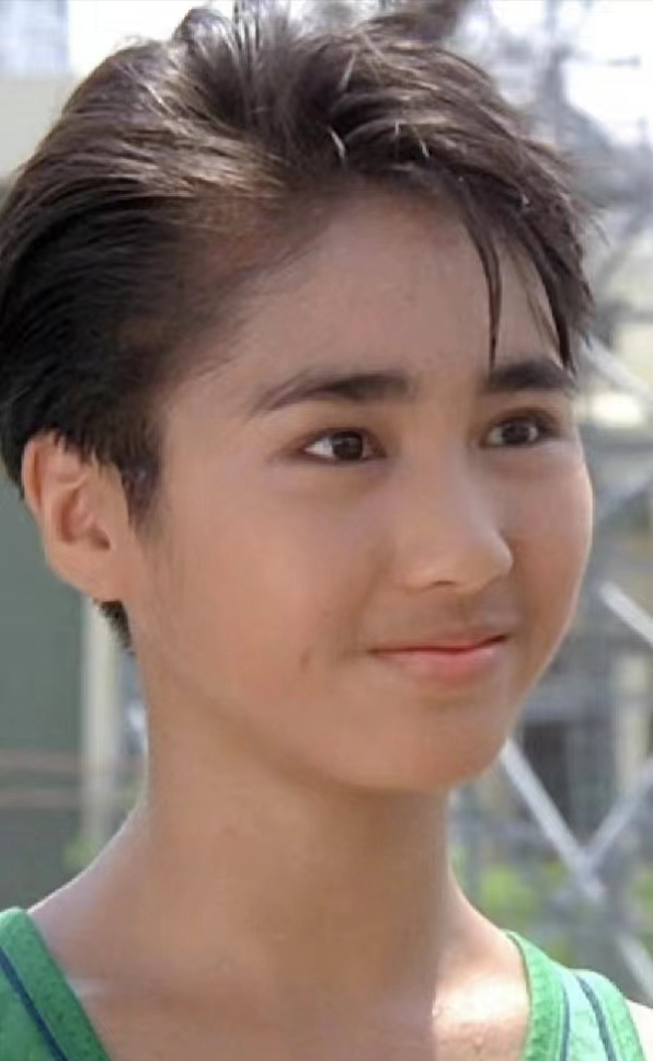 请查收面目全非的童年女神:黎姿女士