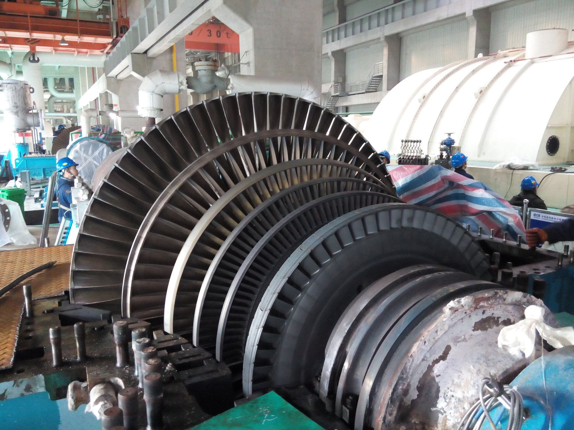 为什么汽轮机低转速时监视偏心,而高转速不再监视偏心