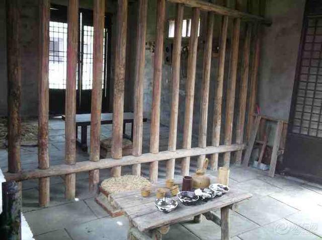 古代为什么不把犯人关进监狱,而是发配到千里之外?