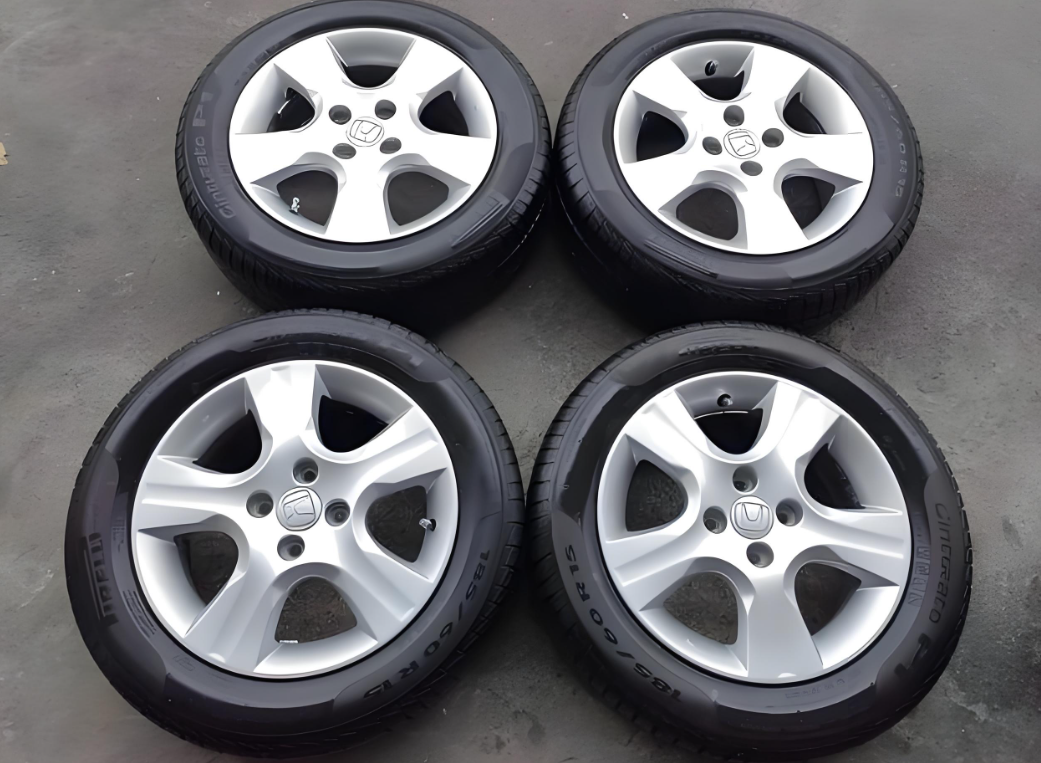 飞度原厂轮胎什么品牌?