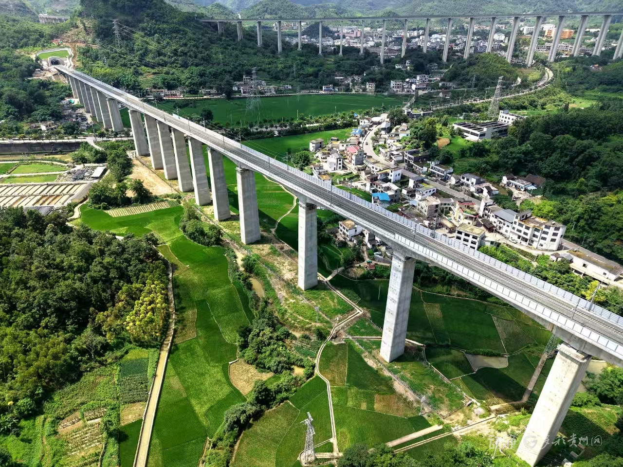 贵阳至兴义2小时!贵州盘兴高铁进入全面静态验收阶段