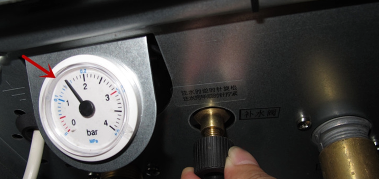 燃气壁挂炉如何补水?