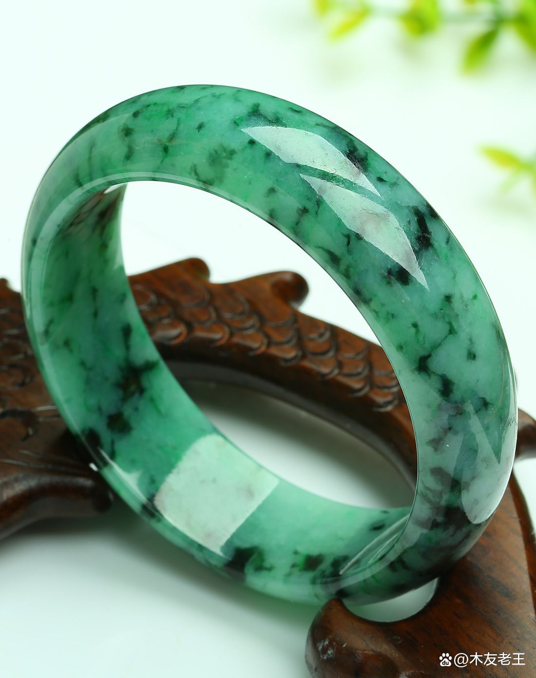 花青翡翠手镯的特点 花青种翡翠容易变种吗