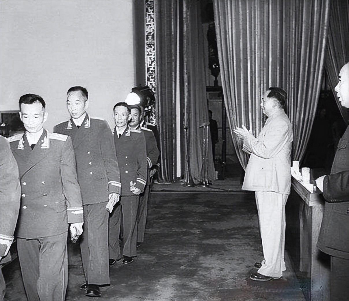 开国大将粟裕,他的子女结局如何?女儿嫁陈毅之子,儿子是中将