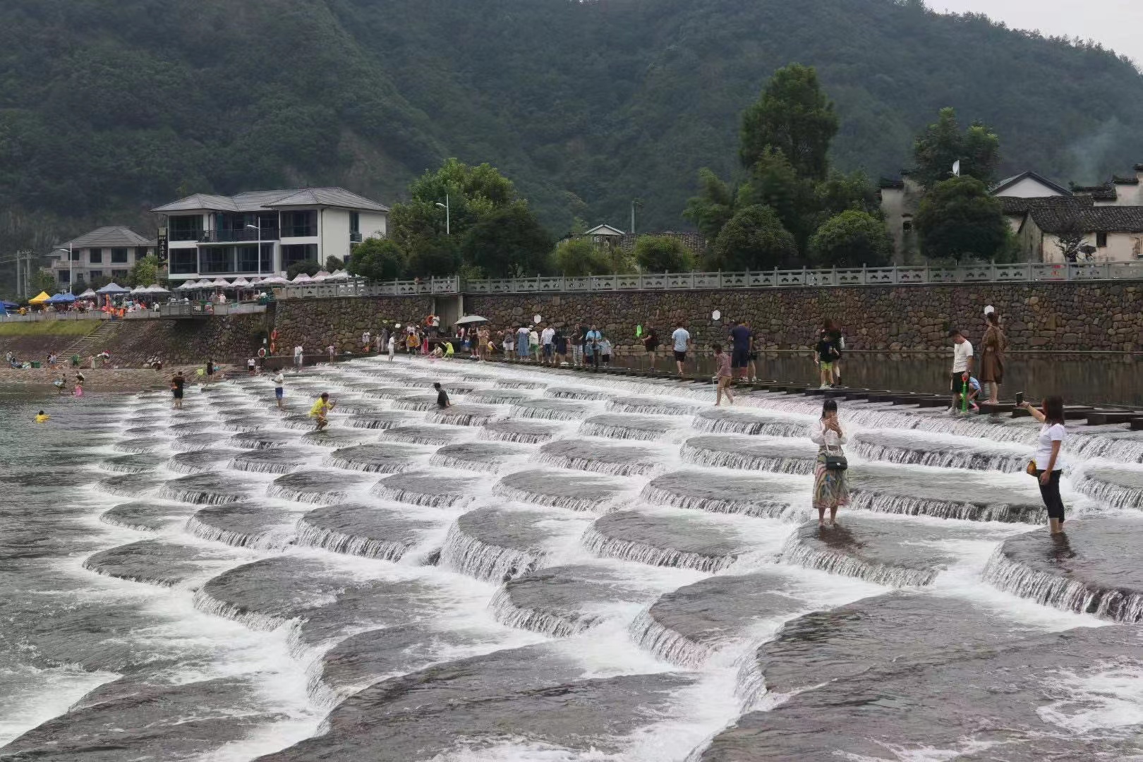 溪口鱼鳞坝图片