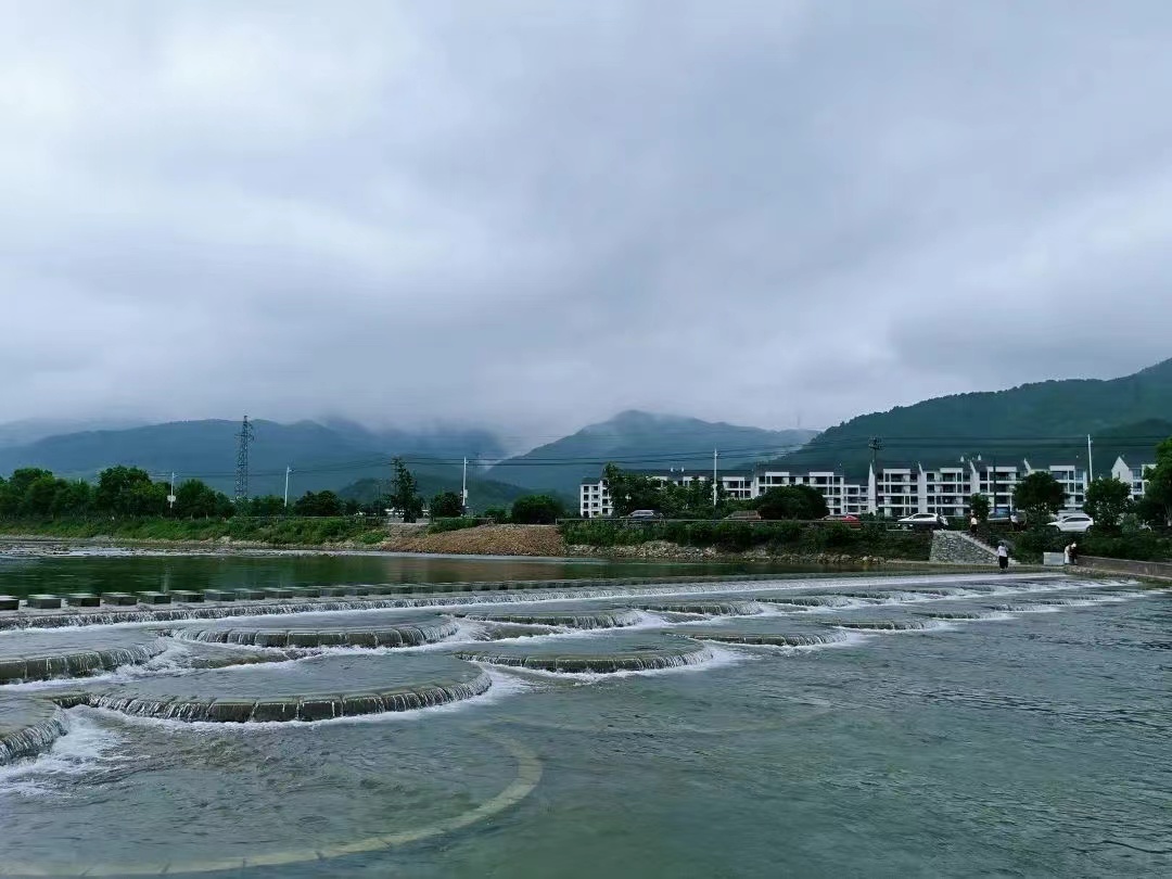 溪口鱼鳞坝图片