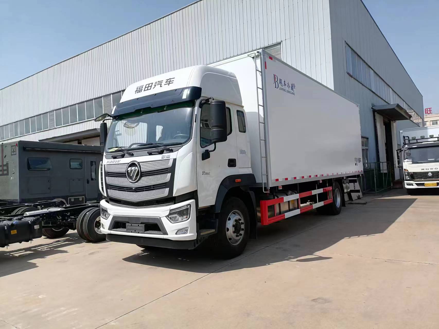 福田欧航9.6米冷冻食品运输车