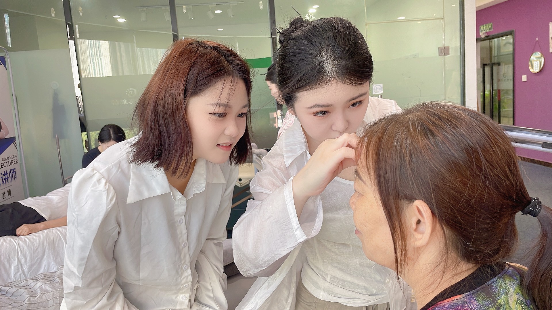匠心纹绣培训机构_正规纹绣培训学校推荐_口碑好的纹绣培训学校