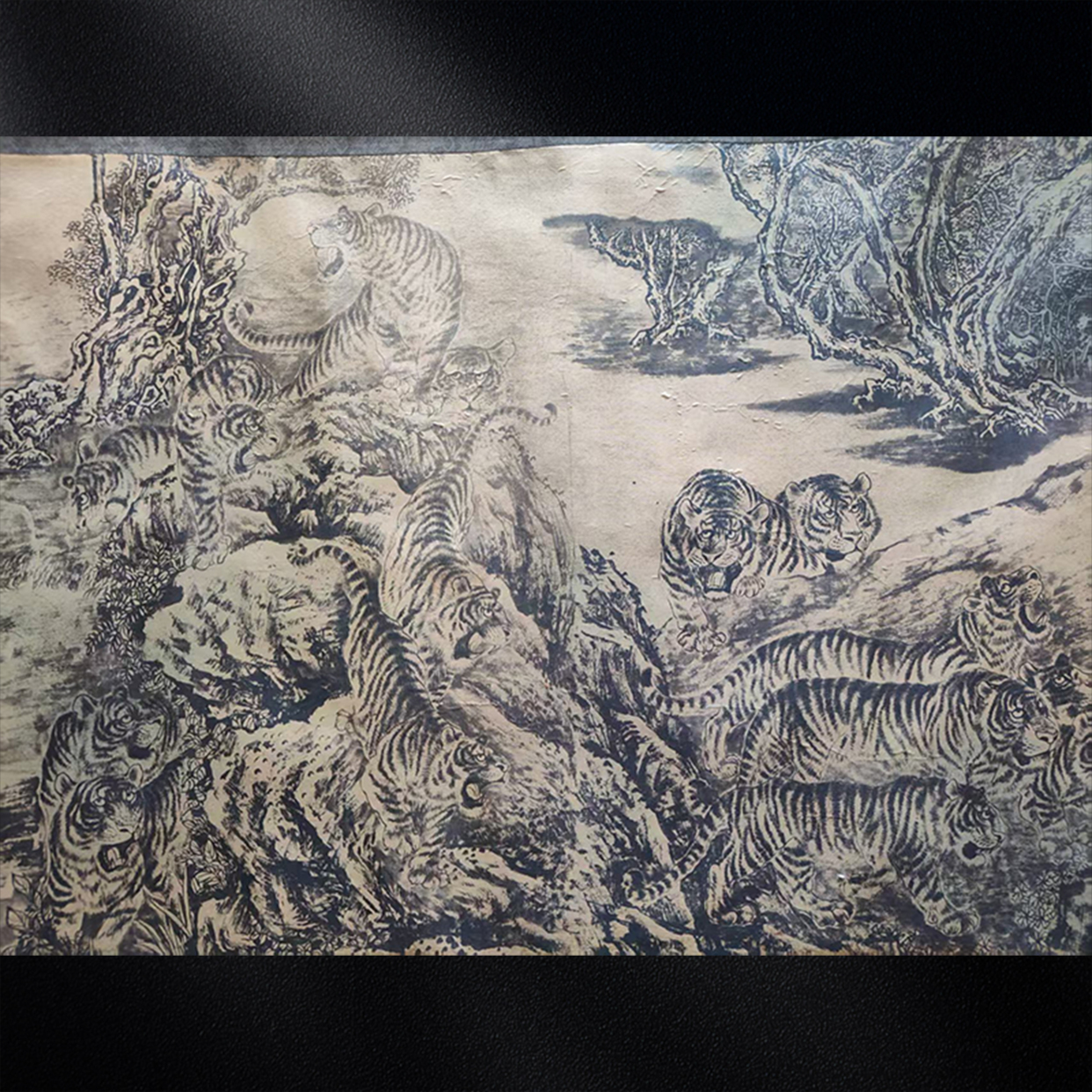 虎魂入卷:张择《百虎图》里的匠心风骨与收藏深意