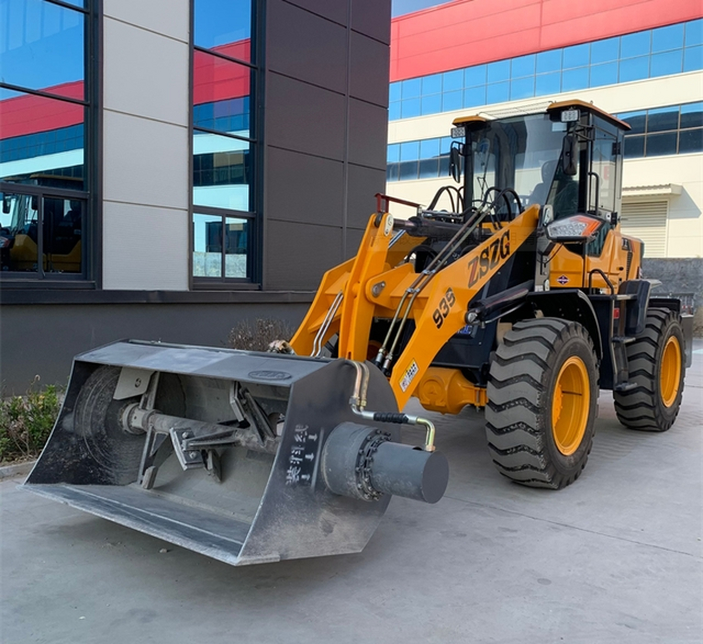 工程机械界的革命之作,50铲车摇身一变搅拌斗一体机97集多功能于