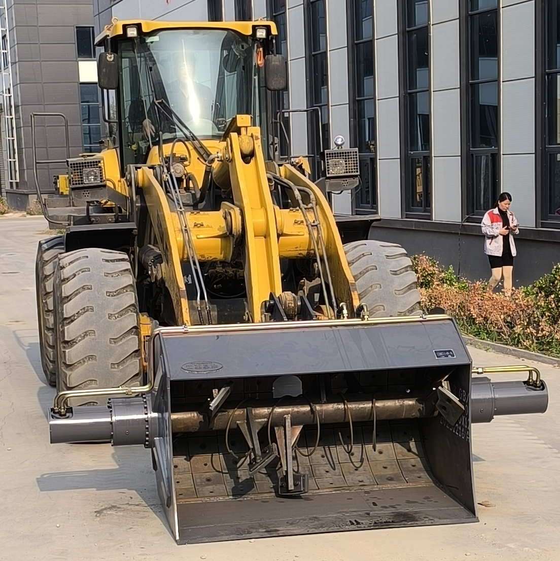 铲车改装混凝土搅拌斗加固型双驱搅拌斗装载机