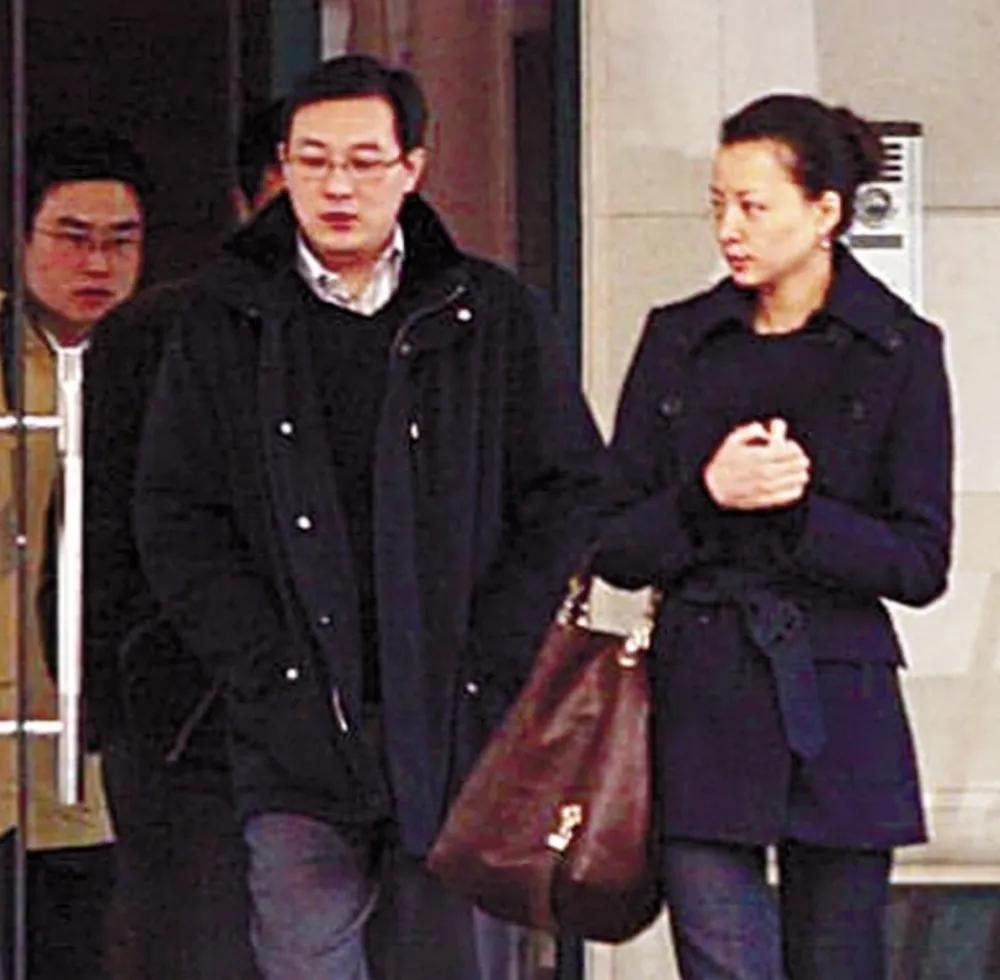 想不到,2年前被丈夫密春雷坑惨的董卿,现在以"这种姿态"出现