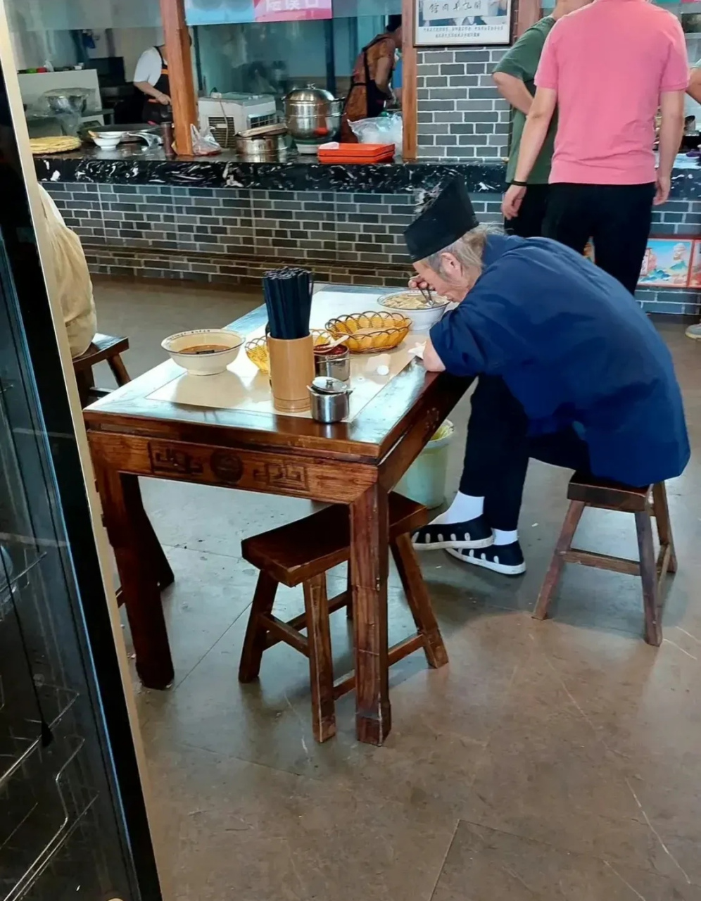 网友:道士不忌口还这么瘦,和尚刚好相反,这什么情况