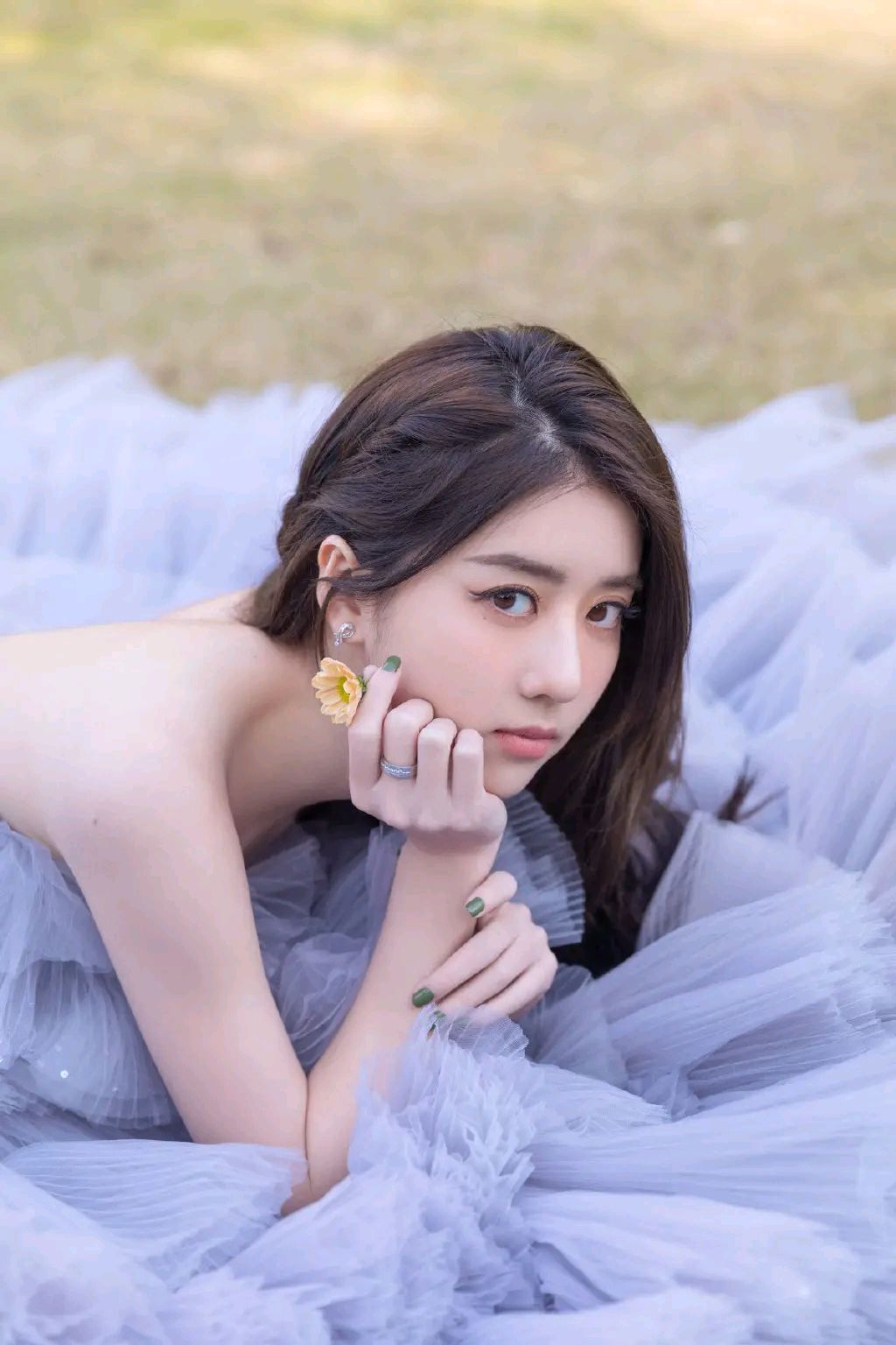 李凯馨精美壁纸:五官精致,温婉可人,太让人喜欢了!