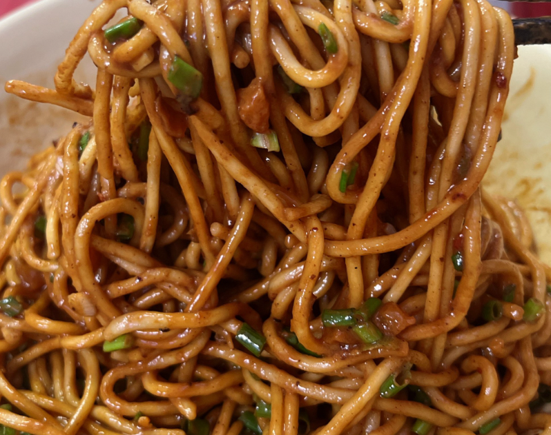 舌尖上的美味!15分钟解锁热干面的美味密码,浓香四溢超上头