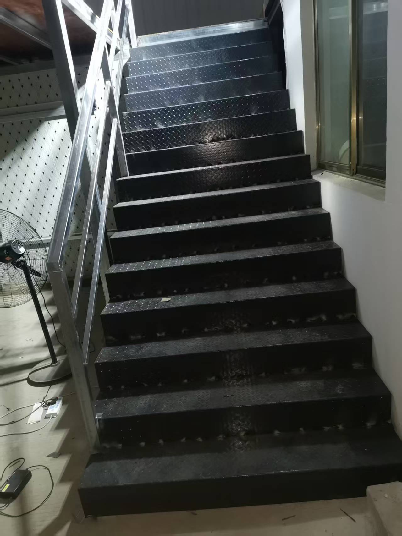 消防安全新保障:科学搭建消防楼梯的关键要点