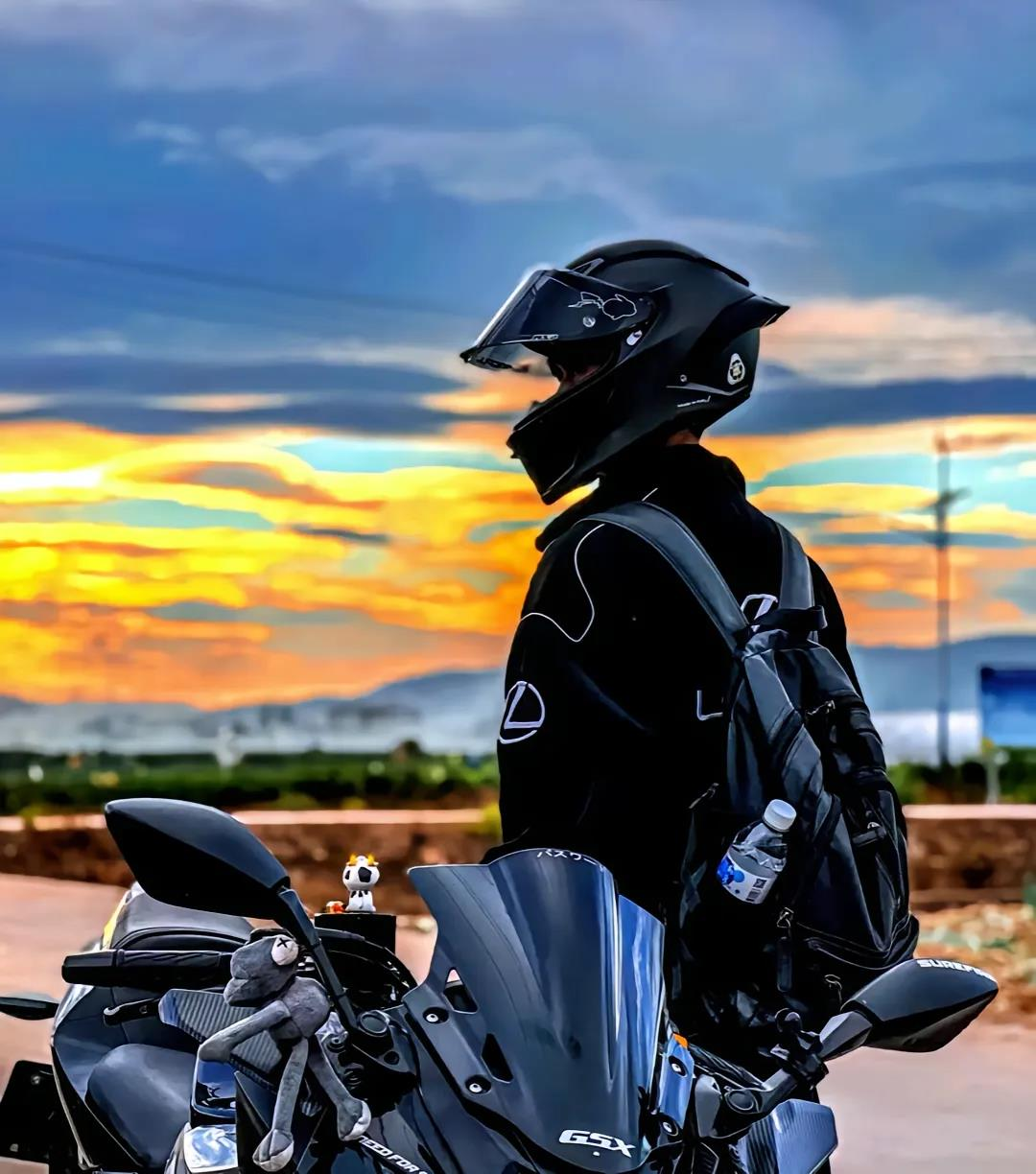 2024最新ins最帅高级质感机车头像