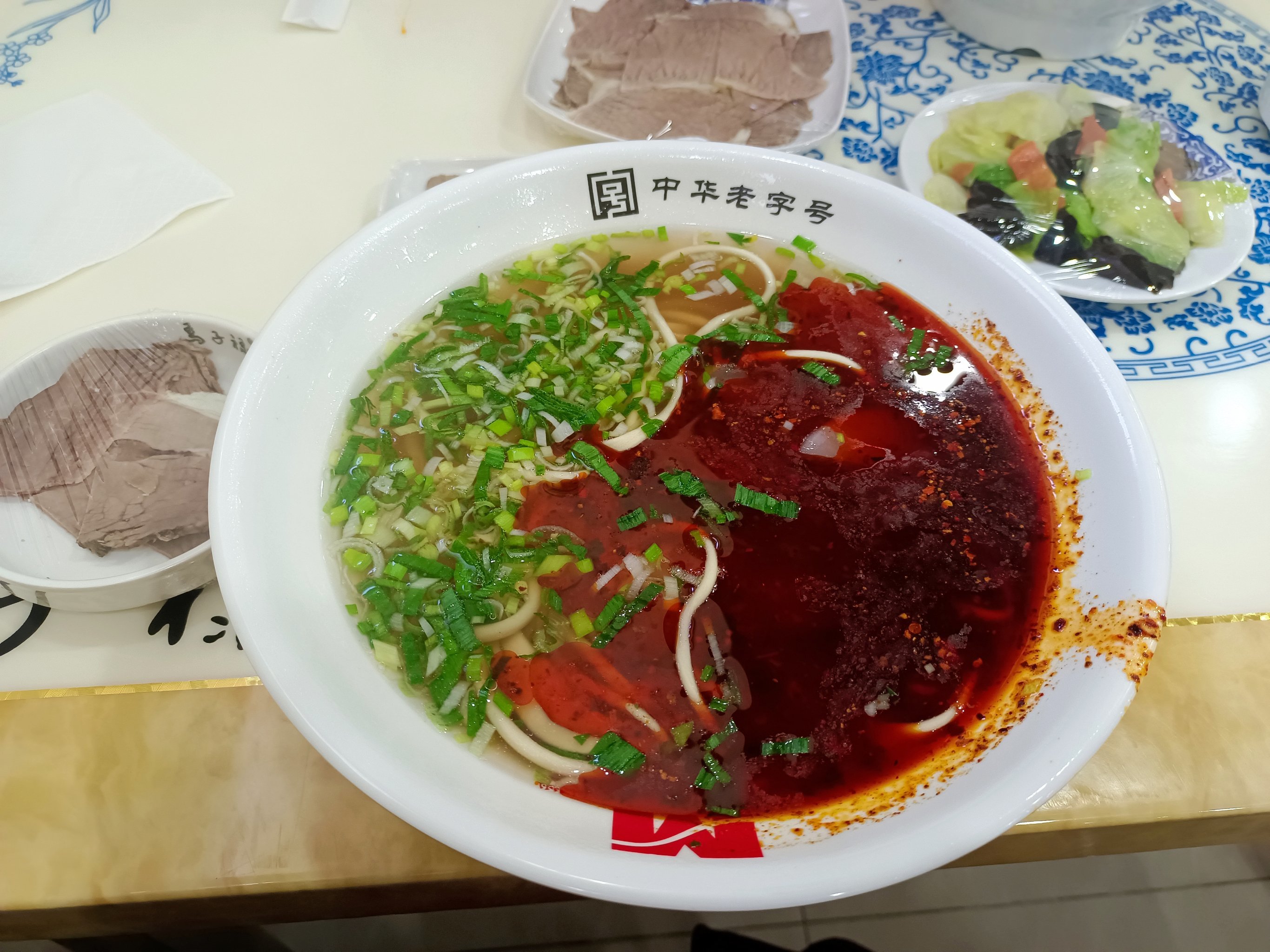 马子禄牛肉面在西宁关了门,不是没人吃面,而是没人愿意为"兰州的名气"